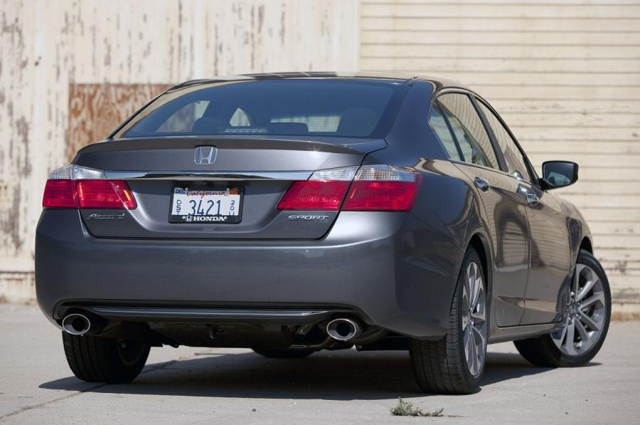  Honda Accord Sport Sedan 2013 года  (фото 7 из 147)